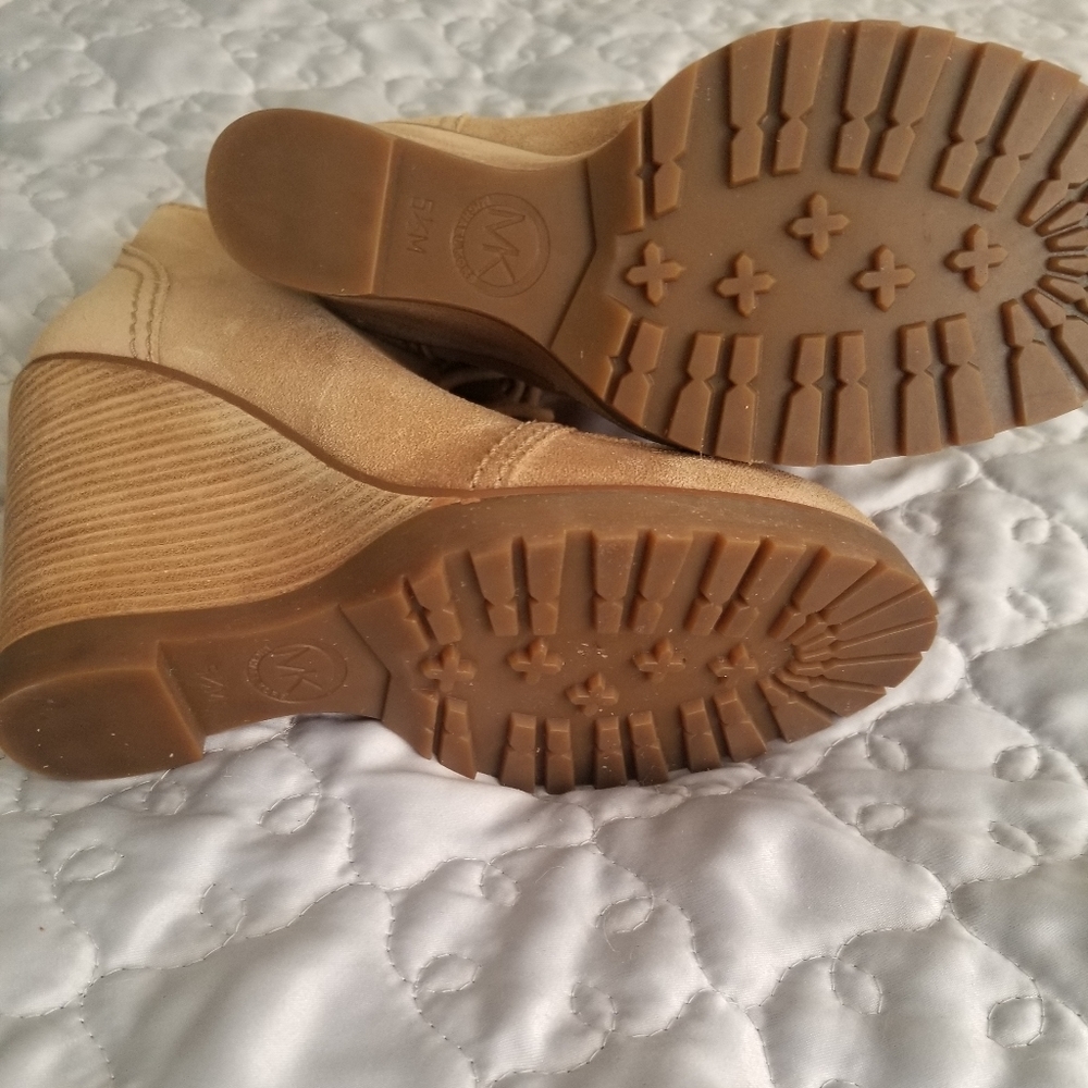 Michael Kors boots - Picture 2 of 5